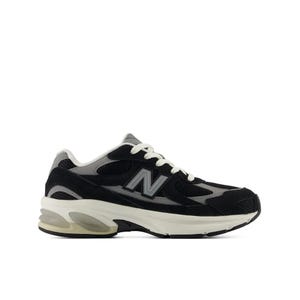 2010 Gradeschool Kids Sneakers - White