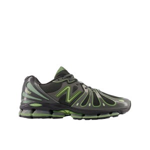 1890 Unisex Sneakers - Black / Green