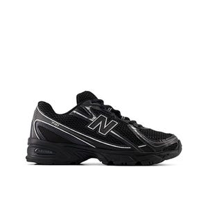 740 Unisex Sneakers Shoes - Black/White